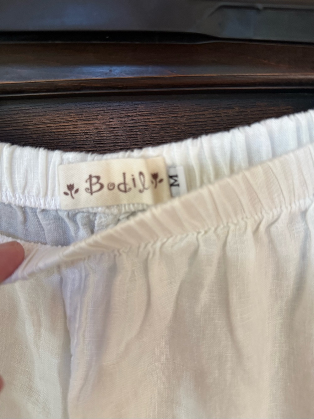 Ruffled Hem White Linen-Look Cropped Pants by Bodil - Picture 7 of 7